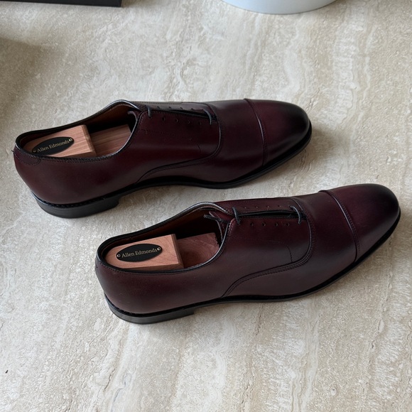 Brand New - Allen Edmonds Men's Deep Burgundy Oxfords - Picture 2 of 6